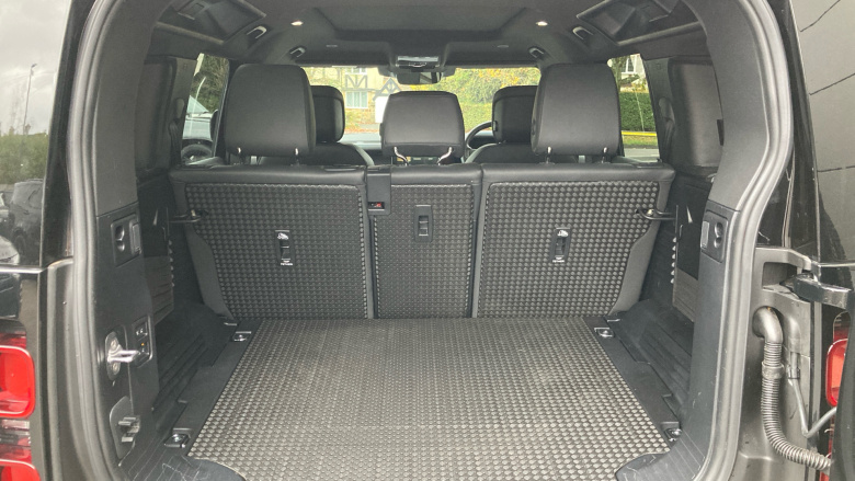 Land Rover Defender 3.0 D350 X-Dynamic HSE 110 5dr Auto [6 Seat] Diesel Estate